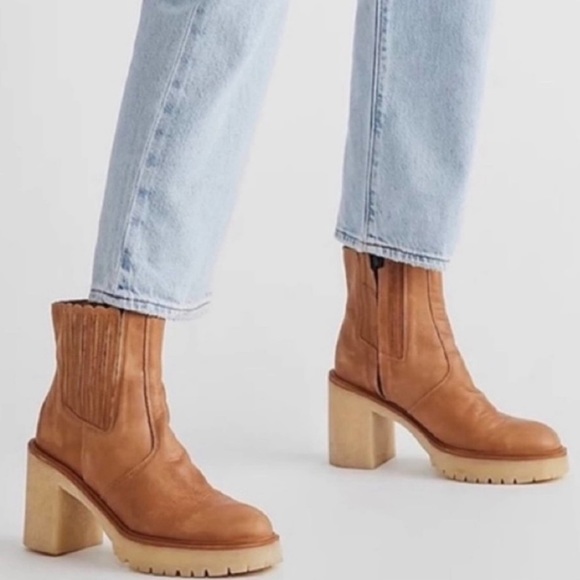 Free People Shoes - Free People James Chelsea Boots Ankle Boots Tan Brown Almond Color 7
